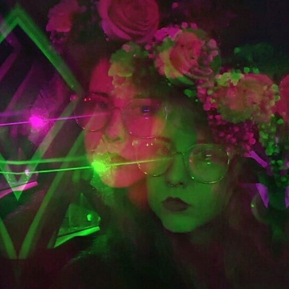 Meet your Posher, Emma - Picture 3 of 3